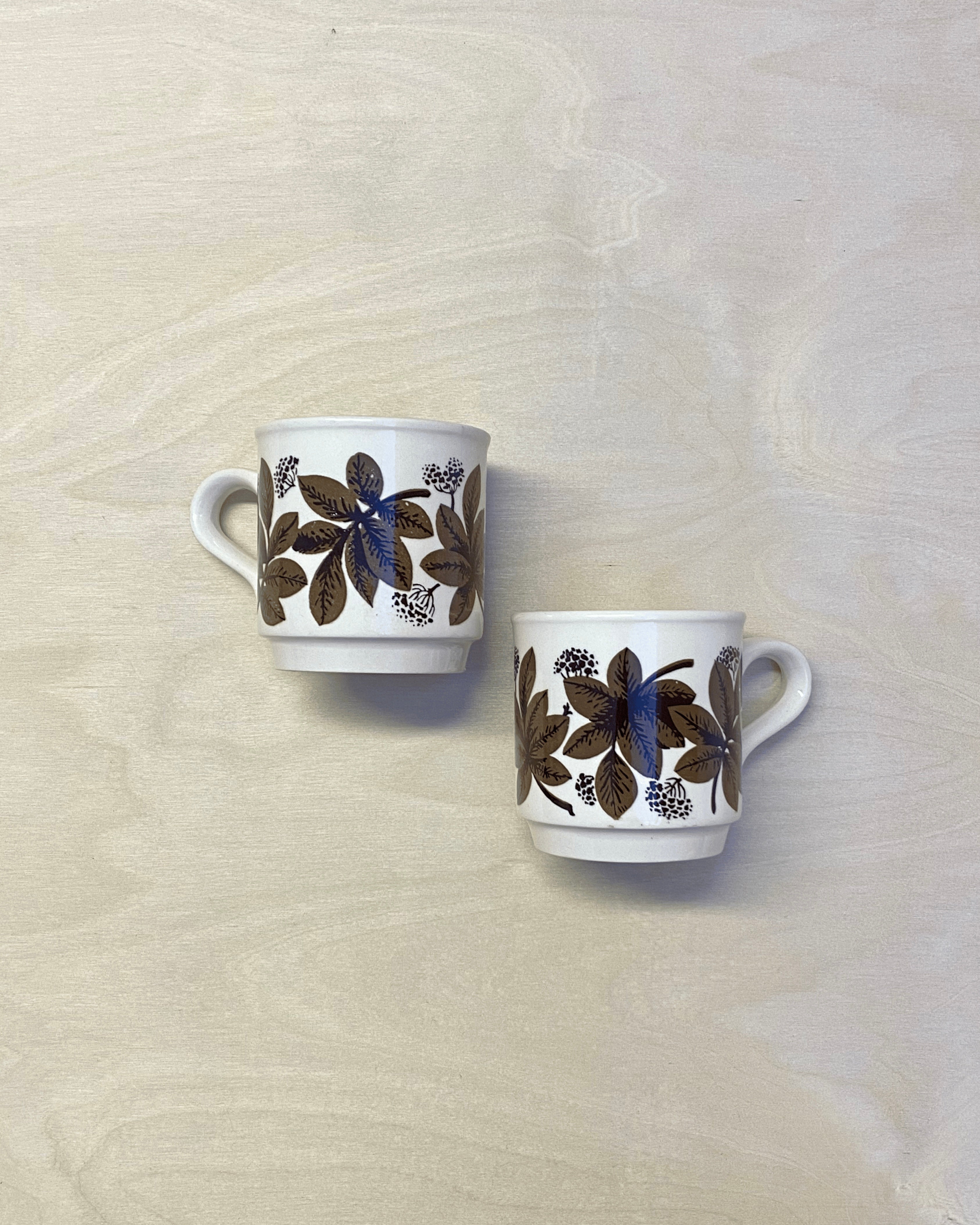 Biltons England Ironstone Mugs – 1970s Leaf Pattern